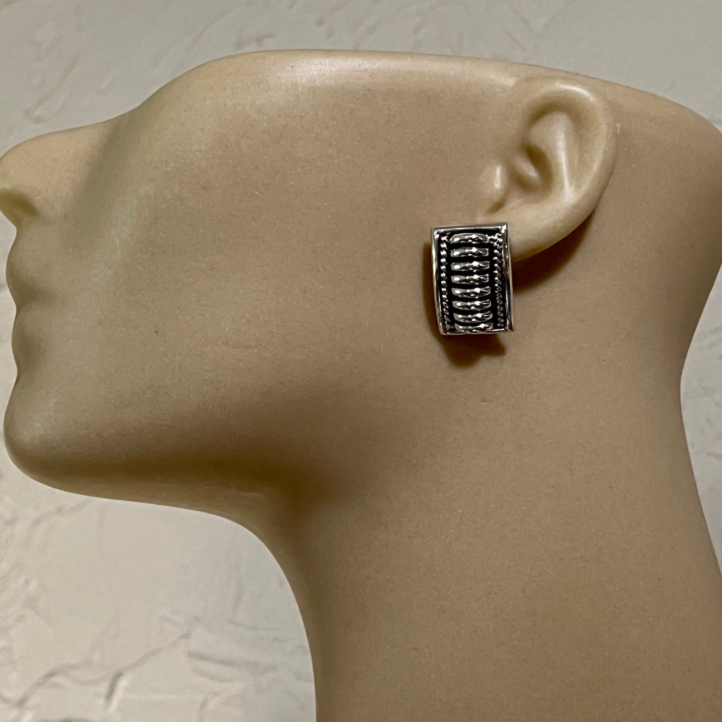 Modern Sterling silver Navajo handmade Bar ribbed rectangle earrings, Thomas Charley 2