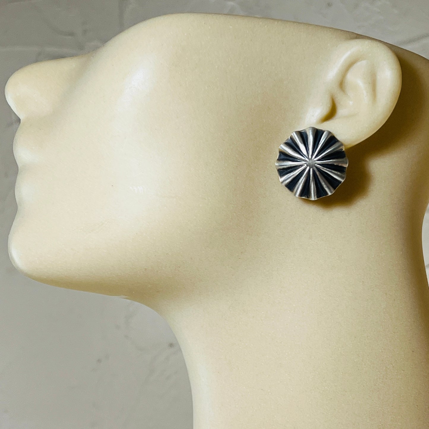 Lightweight fluted Concho earrings sterling silver Arlene Soce Navajo ER58