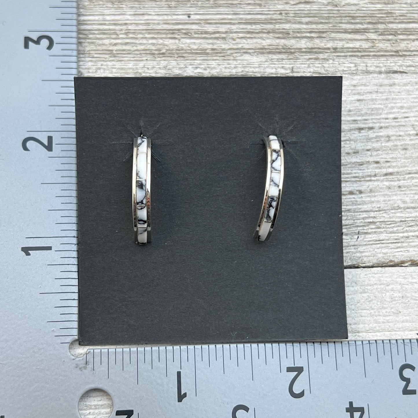 Small White Buffalo lightweight 1" hoop earrings Sterling silver Nathaniel Cynthia Johnson 435