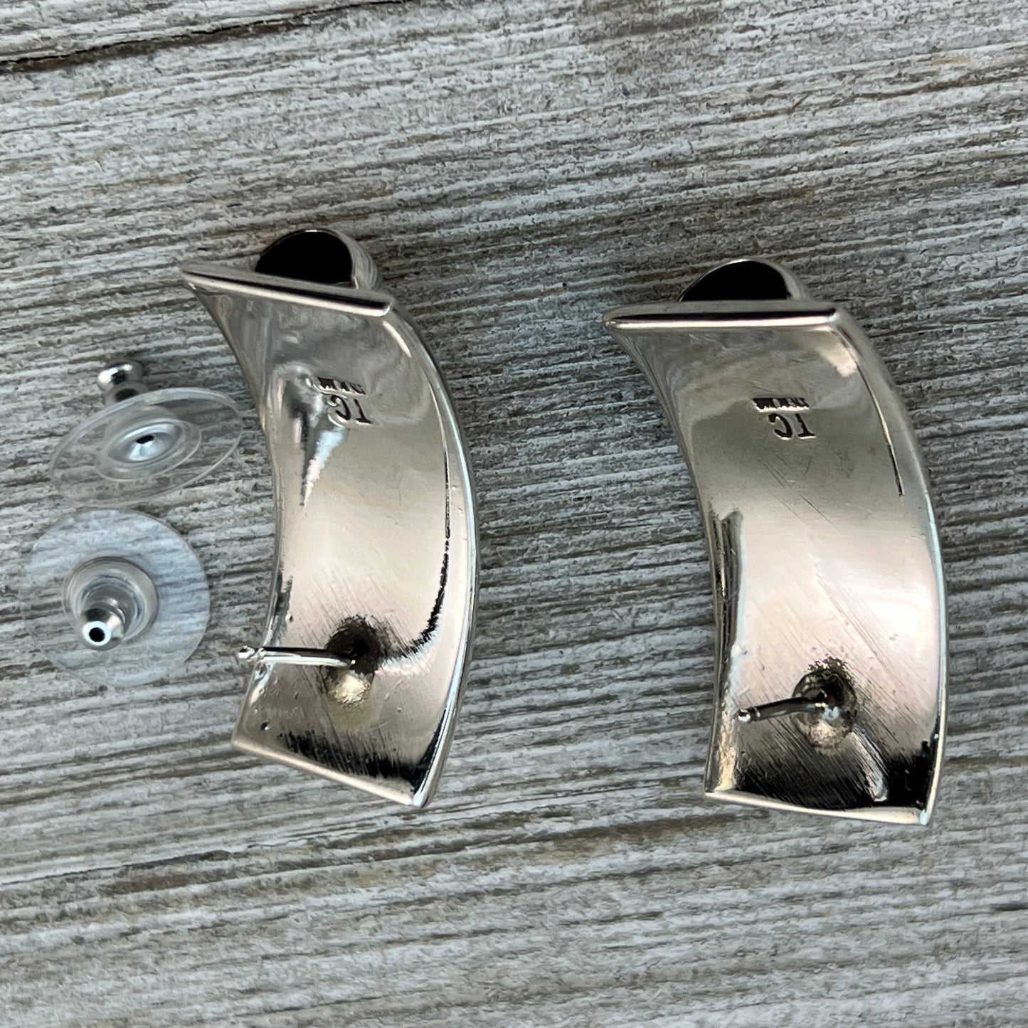 Modern Sterling silver Navajo handmade Bar ribbed rectangle earrings, Thomas Charley