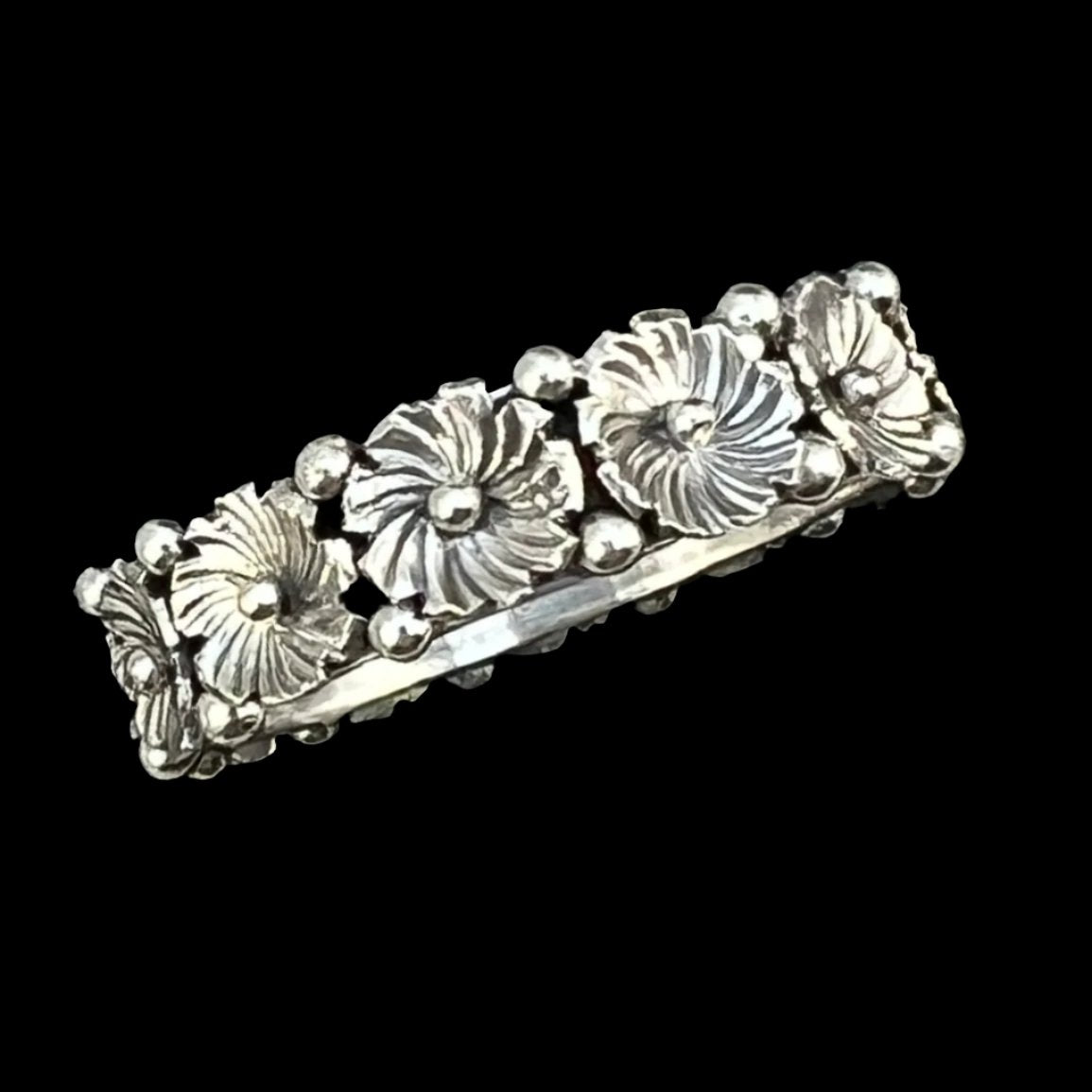 Sterling silver flower eternity band, floral ring, Rita Montoya