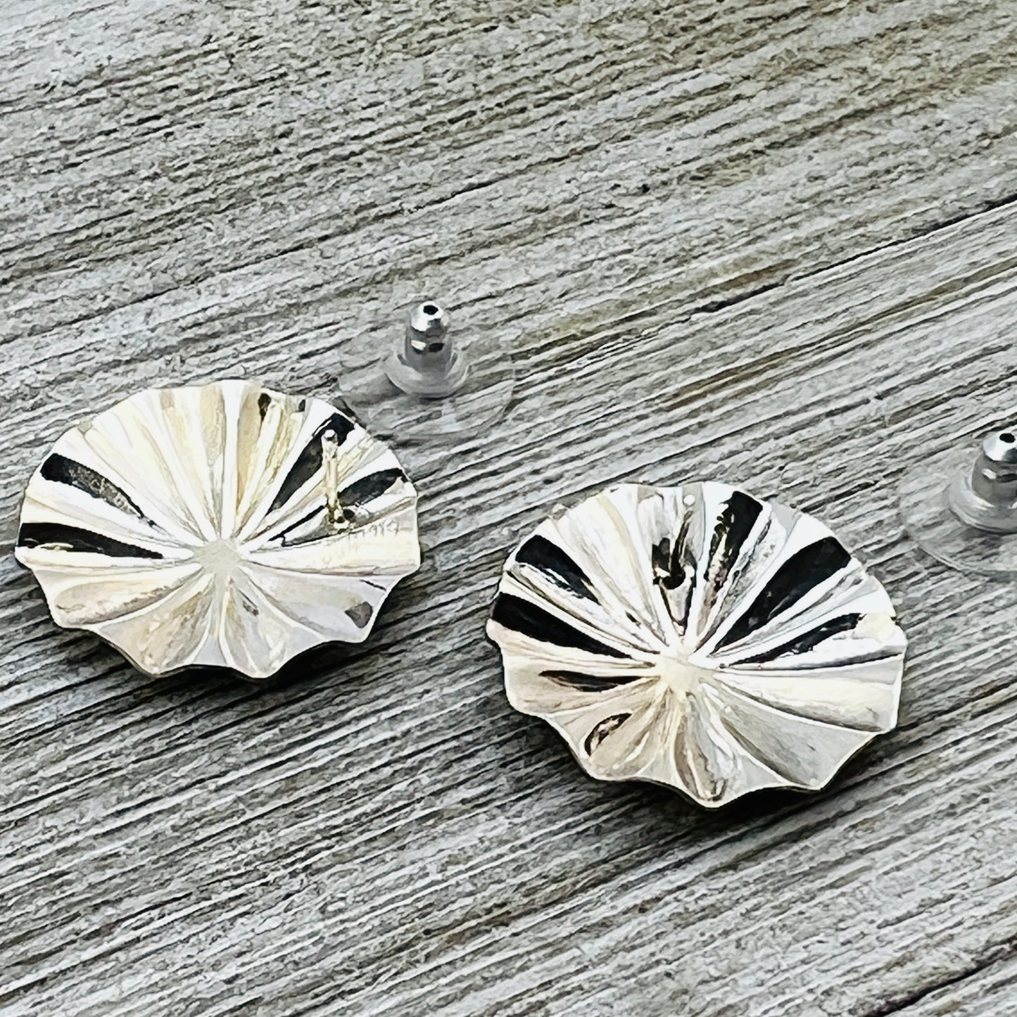 Lightweight fluted Concho earrings sterling silver Arlene Soce Navajo ER58