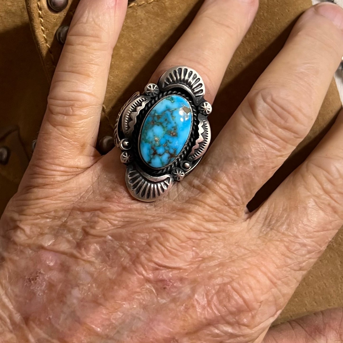 Size 8 / F  Beautiful High Grade, Blue, Kingman spiderweb Turquoise ring, Heavy handmade by Navajo artist, Gilbert Tom, signed,