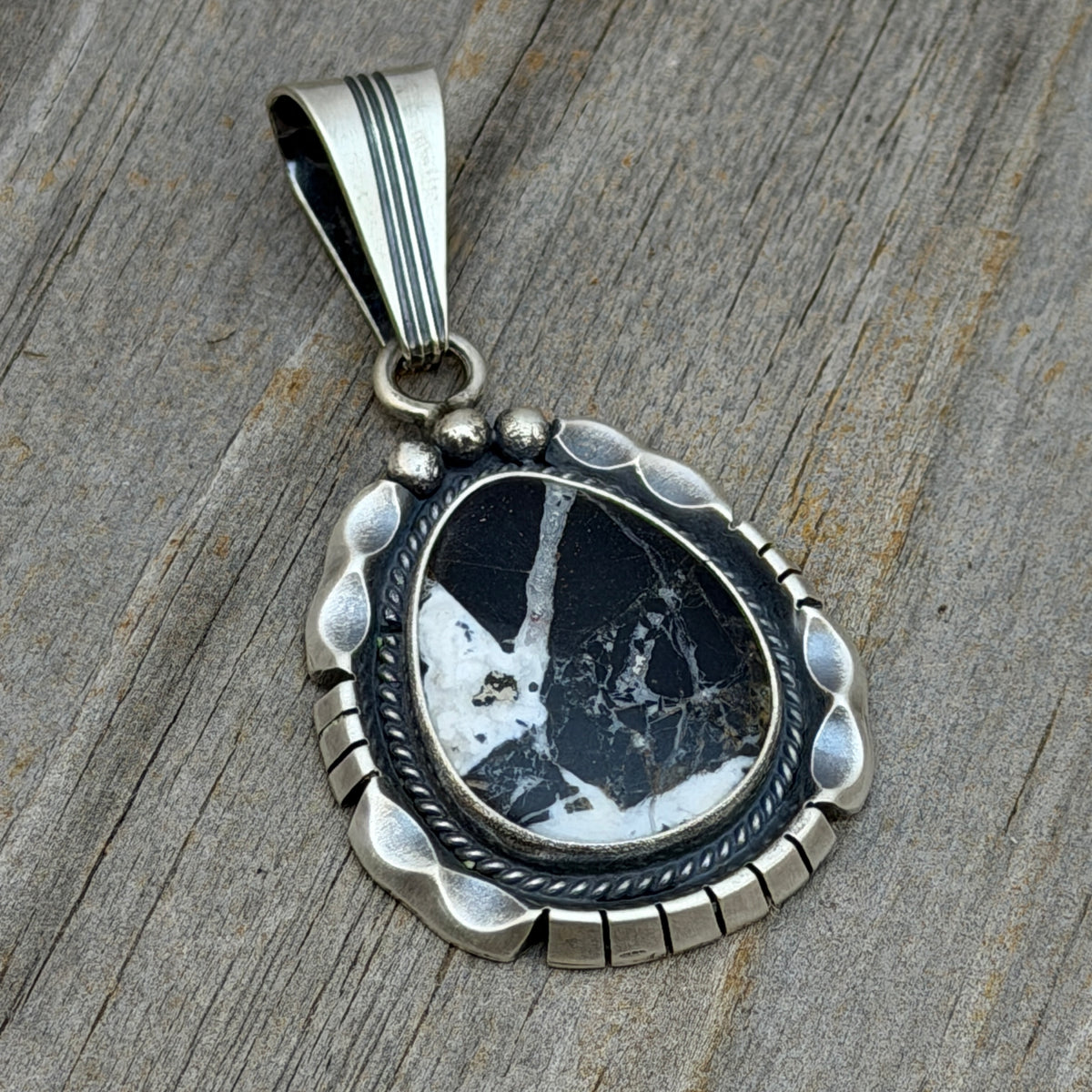 White Buffalo Stone Sterling silver pendant Daniel Benally Navajo PD3