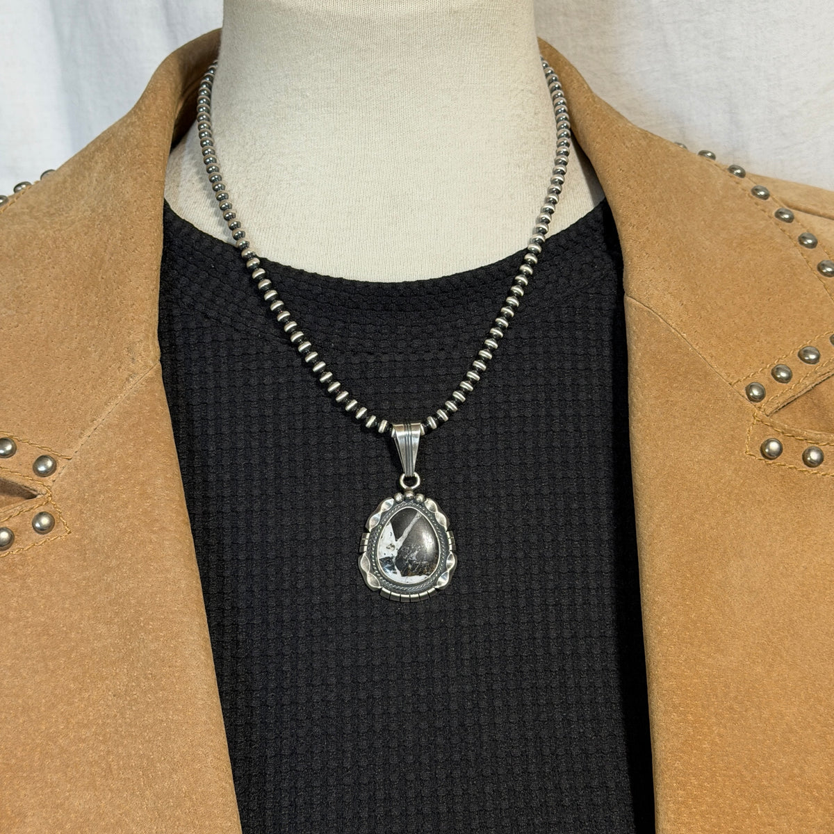 White Buffalo Stone Sterling silver pendant Daniel Benally Navajo PD3