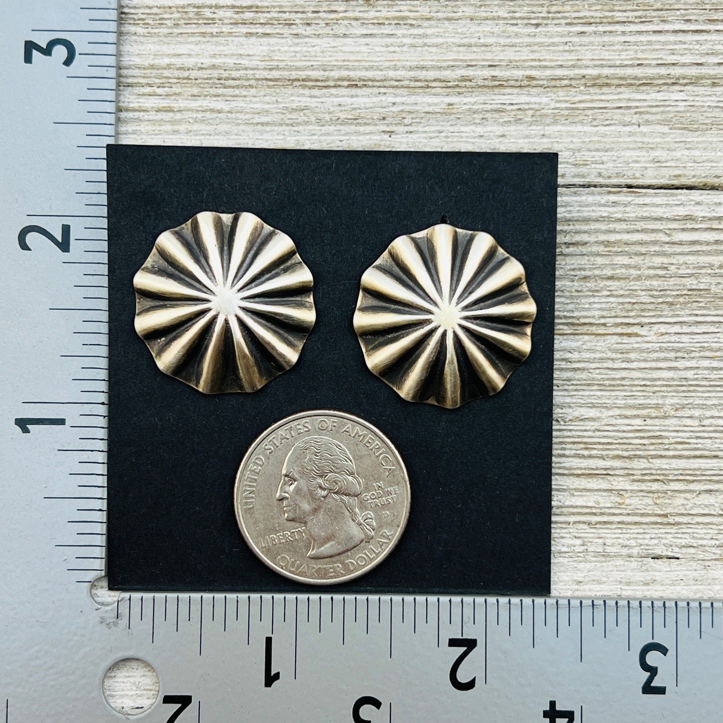 Lightweight fluted Concho earrings sterling silver Arlene Soce Navajo ER58