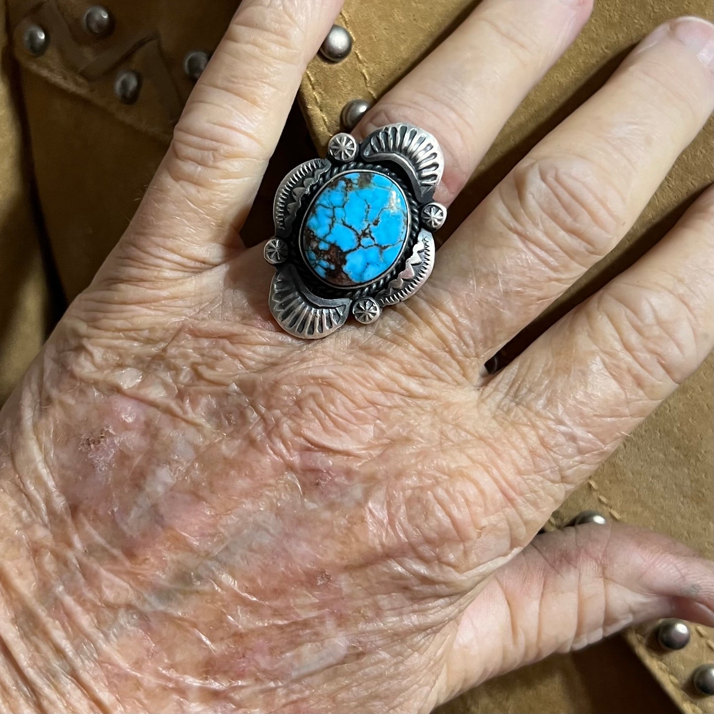 Size 8 / H  Beautiful High Grade, Blue, Kingman spiderweb Turquoise ring, Heavy handmade by Navajo artist, Gilbert Tom, signed,