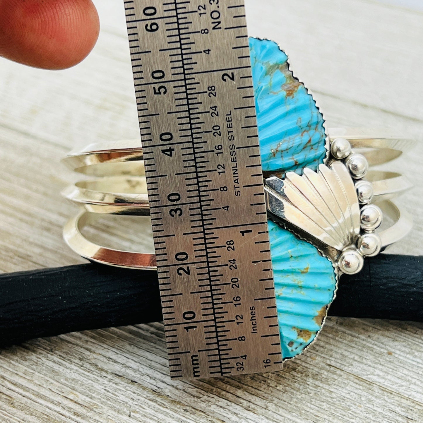 6 3/4" Blue Kingman Turquoise carved leaf bracelet sterling silver Lyolita Tsattie  Zuni BR7