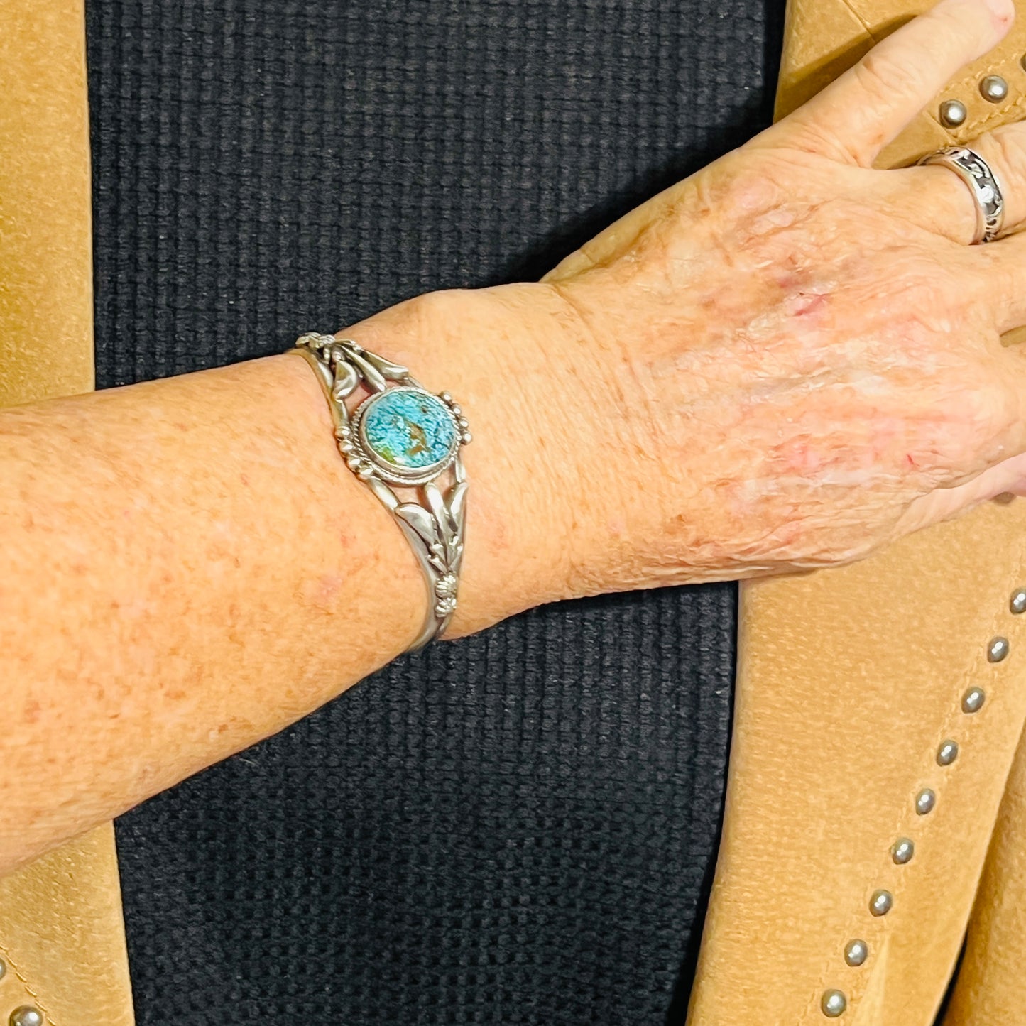 6 1/4"  Kingman Turquoise cuff bracelet sterling silver Bobby Platero BR17