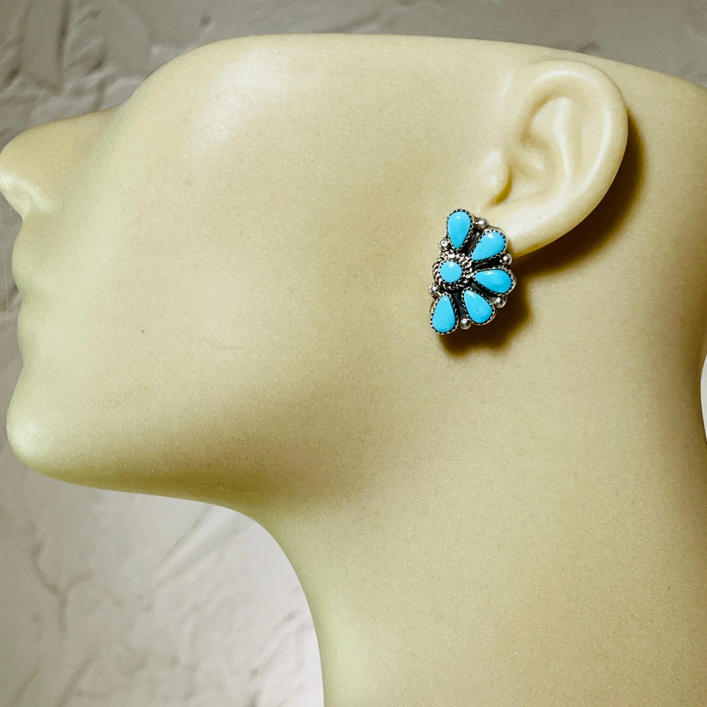 Clear Light Blue Kingman turquoise Half Cluster earrings Alicia Wilson Zuni signed 877